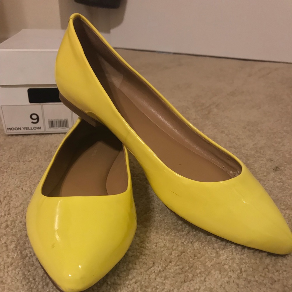 Banana Republic Yellow Pointed Flats